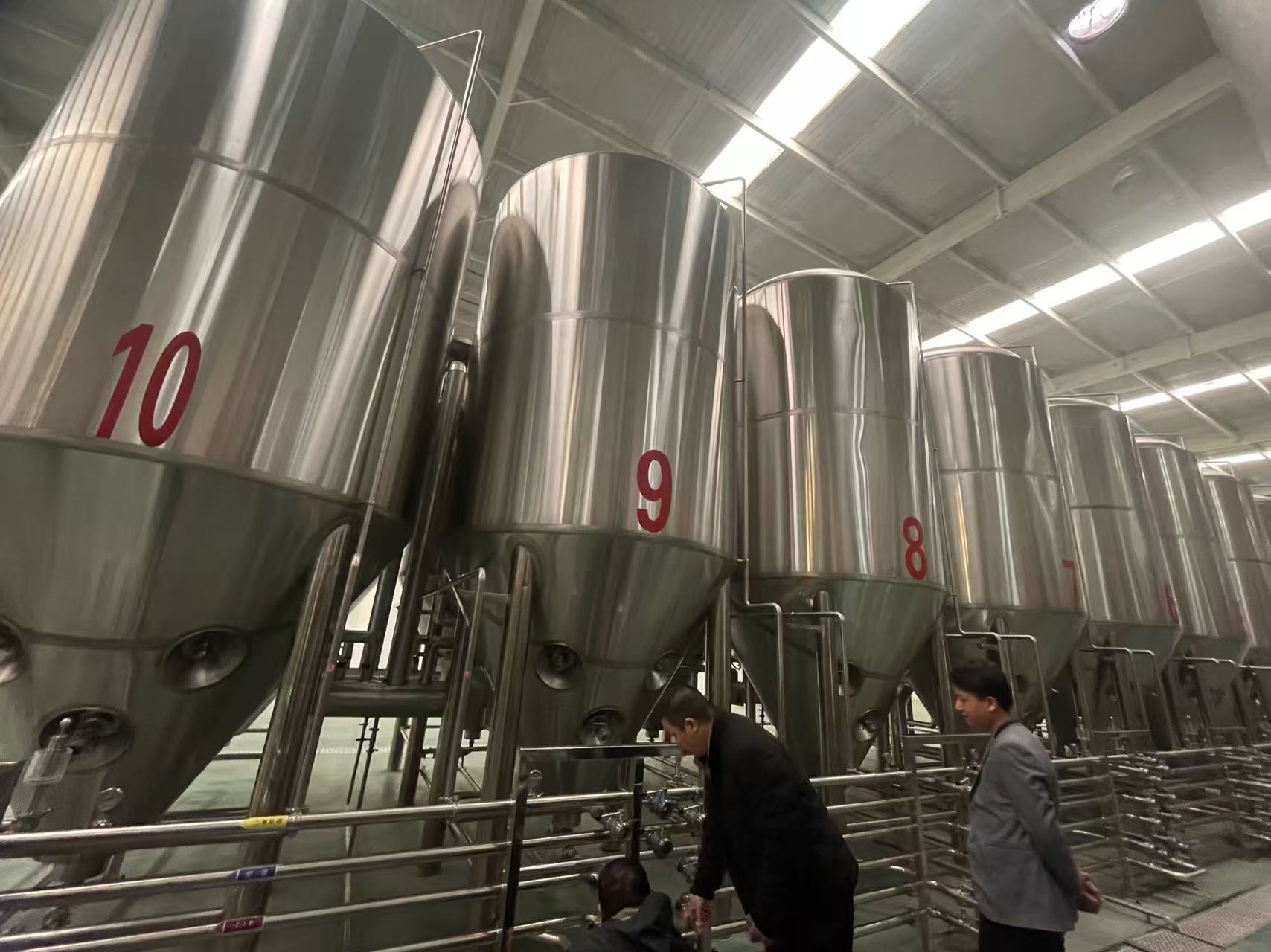 平塘精酿啤酒设备厂—平面布置、设备设计、制造、调试、培训等一条龙服务